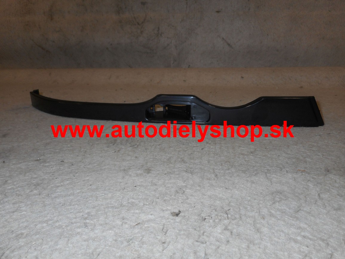 BMW 3 E46 5/99-3/03 lišta pod svetlo pravá,s otvorom pre cabrio/coupe