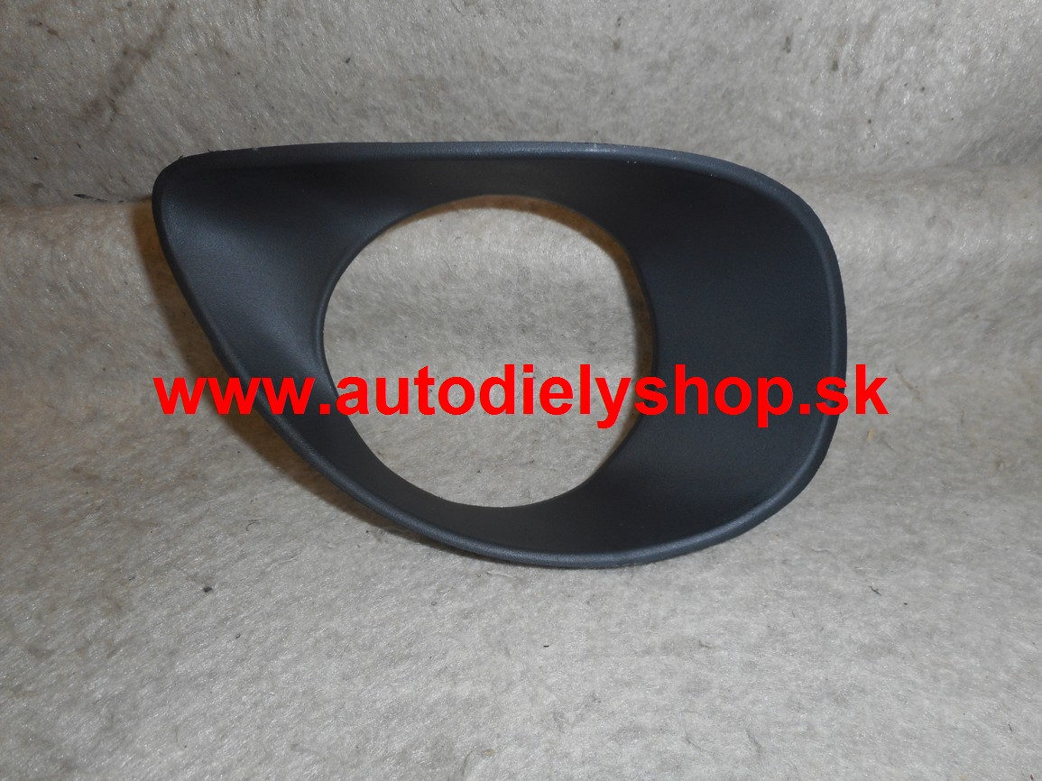 Toyota YARIS 2/06-3/09 rámik prednej hmlovky pravý 