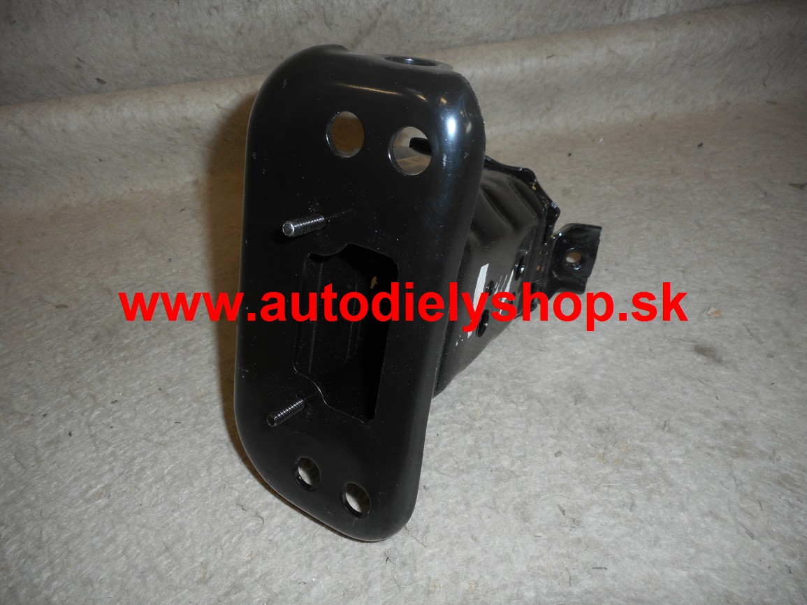 Toyota YARIS 2/06-3/09 Drziak vystuhy predného nárazníka pravý
