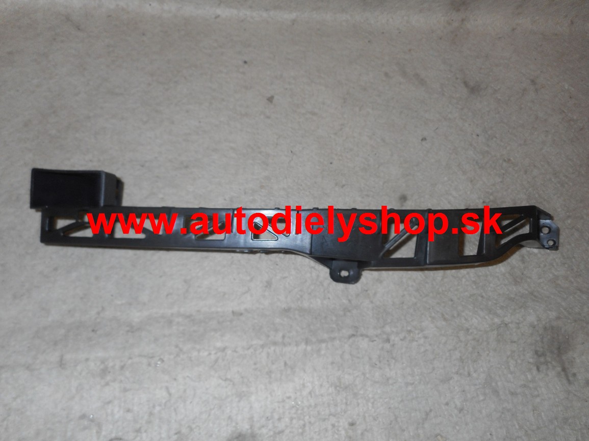 Mazda 3 10/03- 6/09 držiak predného nárazníka ľavý na sedan