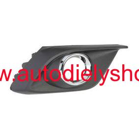 Mazda 3 9/2013- Kryt v nárazníku s chrómovým rámikom pravý 