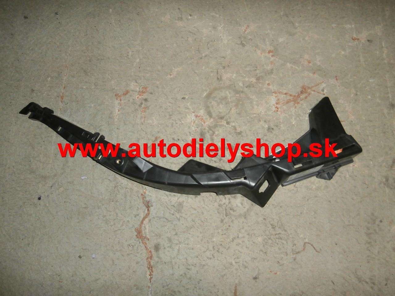 VW Passat B5 96-00 držiak predného nárazníku Pravý 