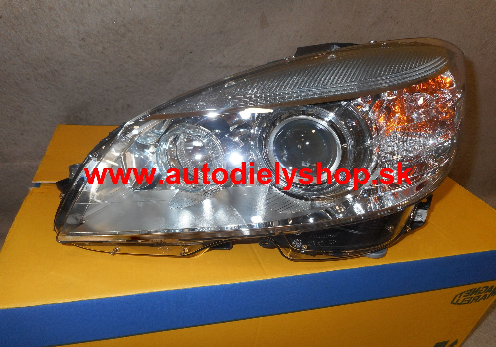 Mercedes W204 "C" 1/2007-9/2011 predné svetlo ľavé xenon D1S+H7 ORIGINAL