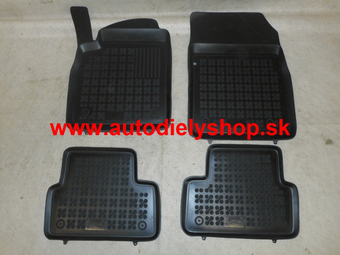 Opel ASTRA J 12/09- Gumové koberce sada, vyvýšený okraj