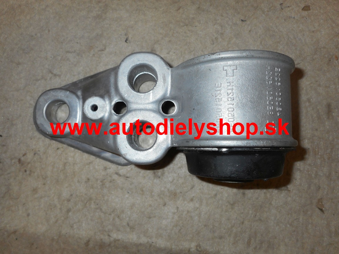  Audi A6 7/01-4/05 Uloženie tela nápravy zadná pravá strana.