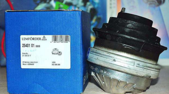 Mercedes W211 E 3/02-6/06 silentblok motora LAVY /LEMFORDER/