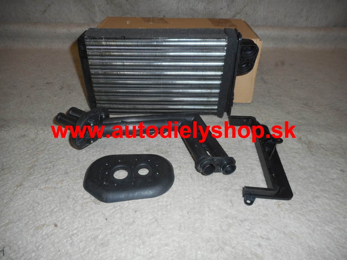  Renault Scenic 96-8/99  Radiator kúrenia pre všetky obsahy motorov.