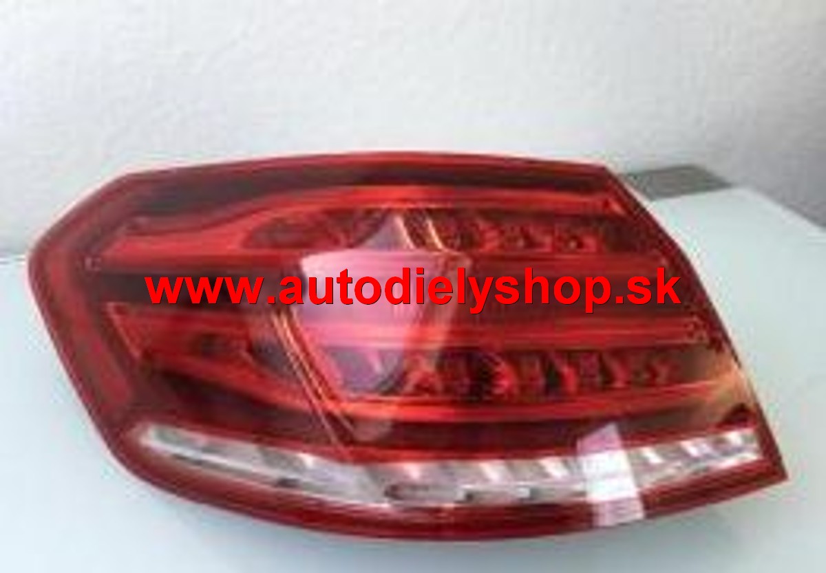 Mercedes W212 "E" 11/2013- zadné svetlo LED vonkajšie ľavé pre 4 DVER.