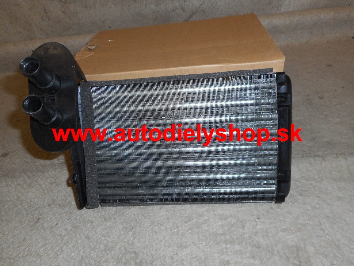VW VENTO 9/91-9/98  radiator kúrenia / pre všetky typy motorou /
