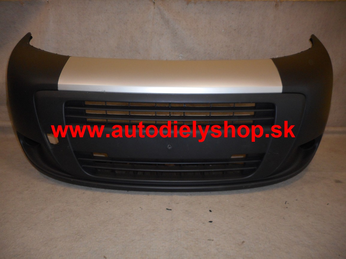 Fiat FIORINO 02/08- predný nárazník s otvormi na hmlovky  pre KOMBI 