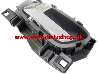 Peugeot 308 4/2011- vnútorná kľučka ľavá chrómová 