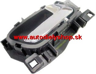 Peugeot 308 4/2011- vnútorná kľučka pravá chrómová 