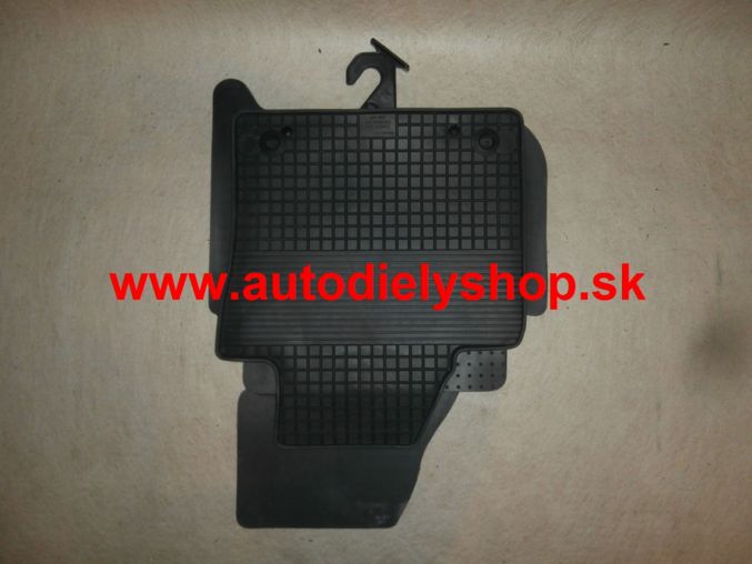 Peugeot 2008 3/2013- gumové koberce čierne Sada
