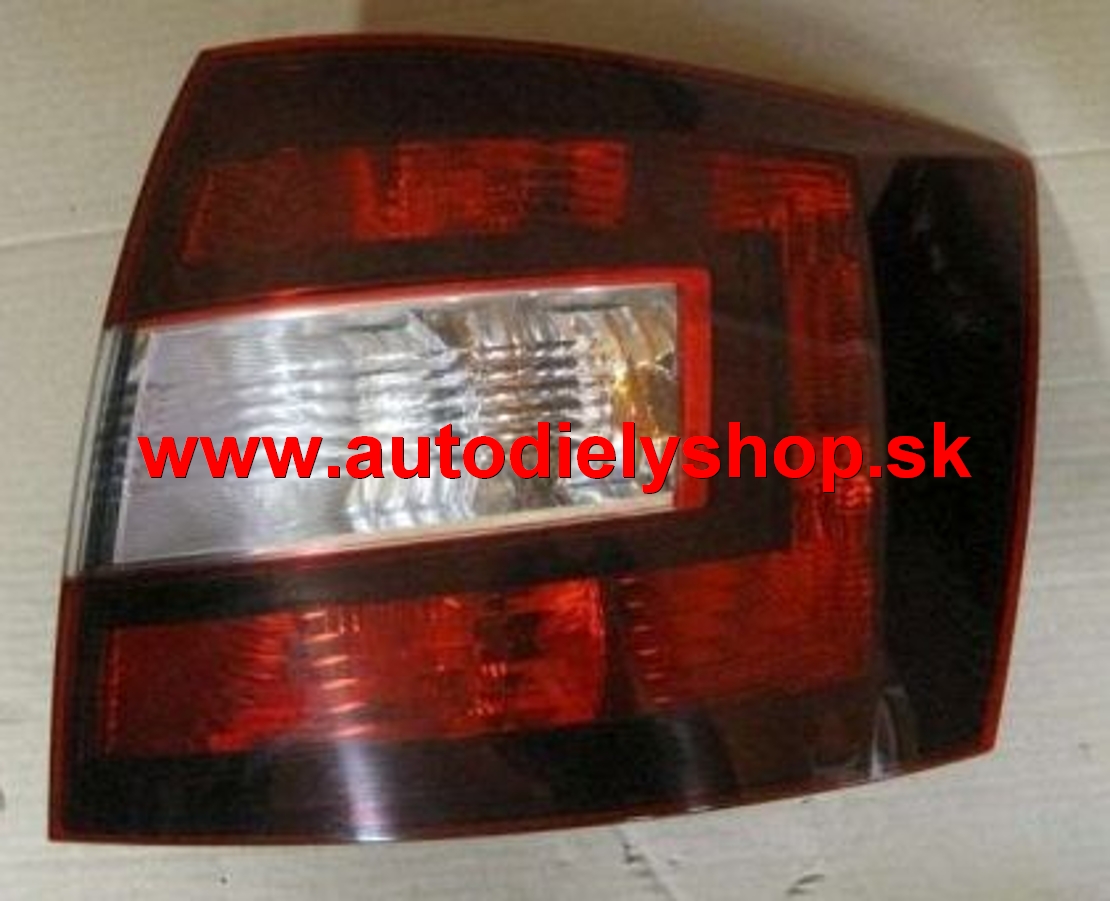 Škoda RAPID 07/12- zadné svetlo pravé / SPACEBACK - tmavé
